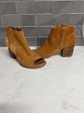 Aldo Cognac Suede Peep-Toe Block Heel Ankle Booties size 6